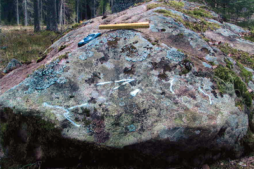 Stenblock med ristning i Valberget